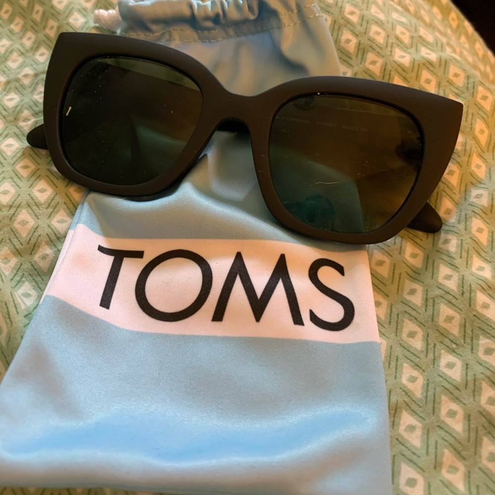 Tom’s Sunglasses